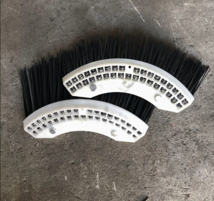 PRO-Sweep 3 1 buchi spazzola laterale per spazzino Elgin 7970068